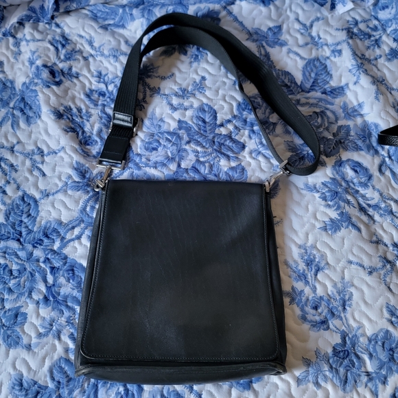 Coach Handbags - Coach Metro Flap black leather messenger bag